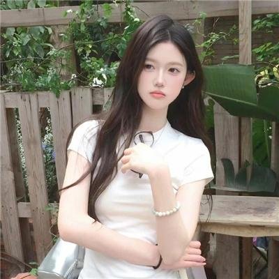 带枪的人